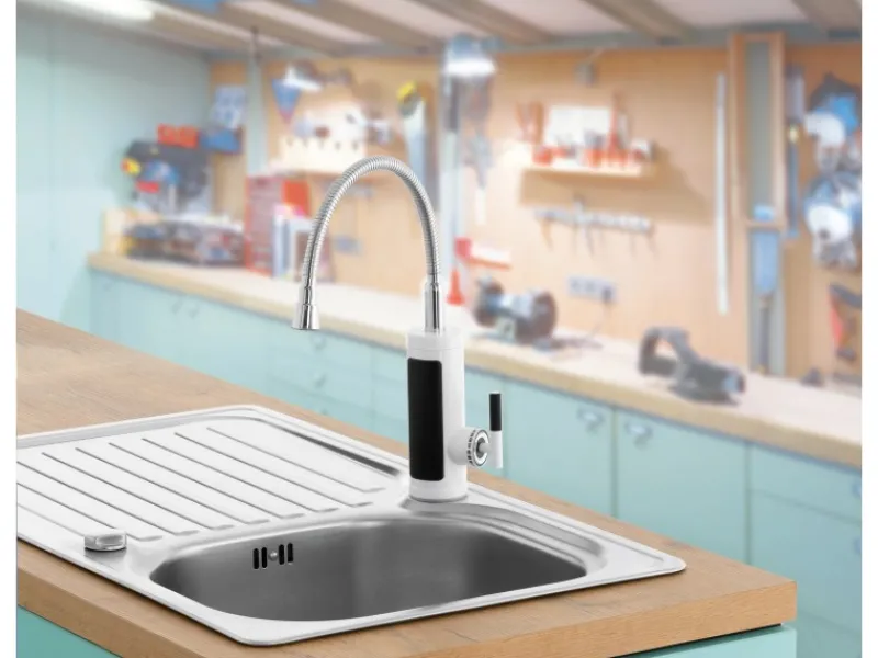 Outlet Warm und Kaltwasserarmatur mit integriertem Durchlauferhitzer 3600 W Durchlauferhitzer